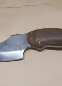 Alternative view of Écorcheur pour la chasse